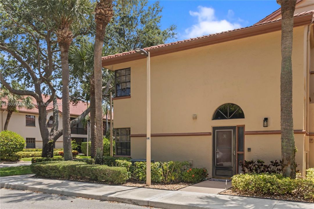 For Sale: $329,500 (3 beds, 2 baths, 1326 Square Feet)