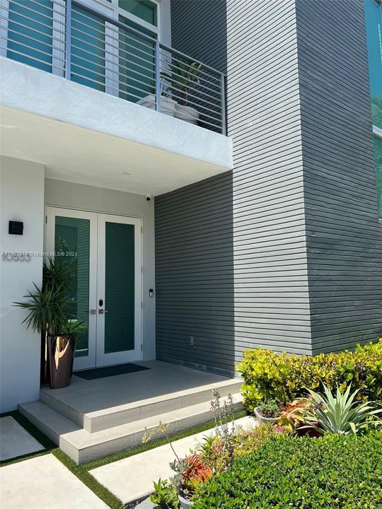 En Venta: $1,999,900 (5 camas, 5 baños, 3911 Pies cuadrados)