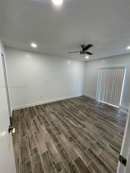 Recently Rented: $2,000 (2 beds, 1 baths, 880 Square Feet)