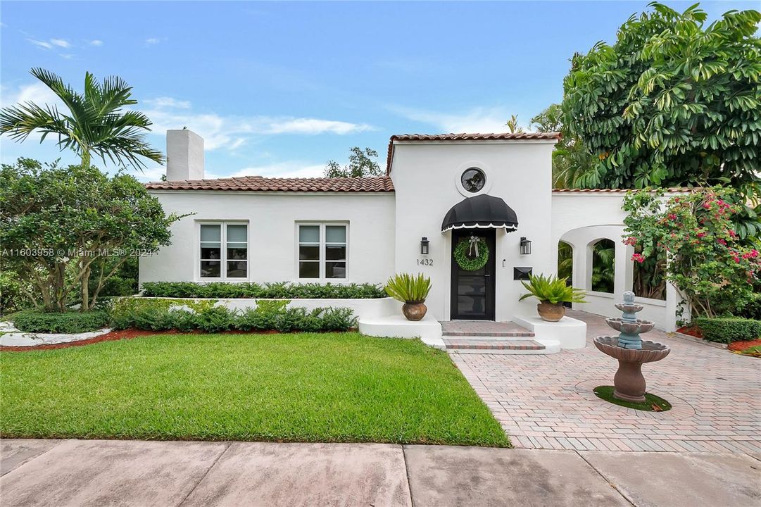 Recently Sold: $1,975,000 (3 beds, 2 baths, 1836 Square Feet)