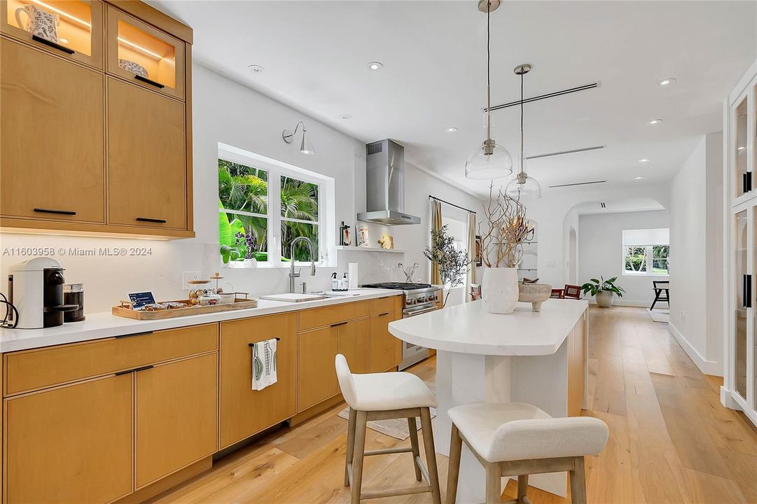 Recently Sold: $1,975,000 (3 beds, 2 baths, 1836 Square Feet)