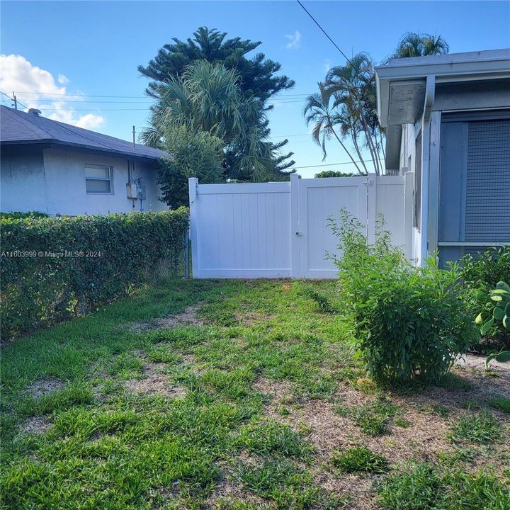 For Sale: $515,000 (3 beds, 2 baths, 1420 Square Feet)