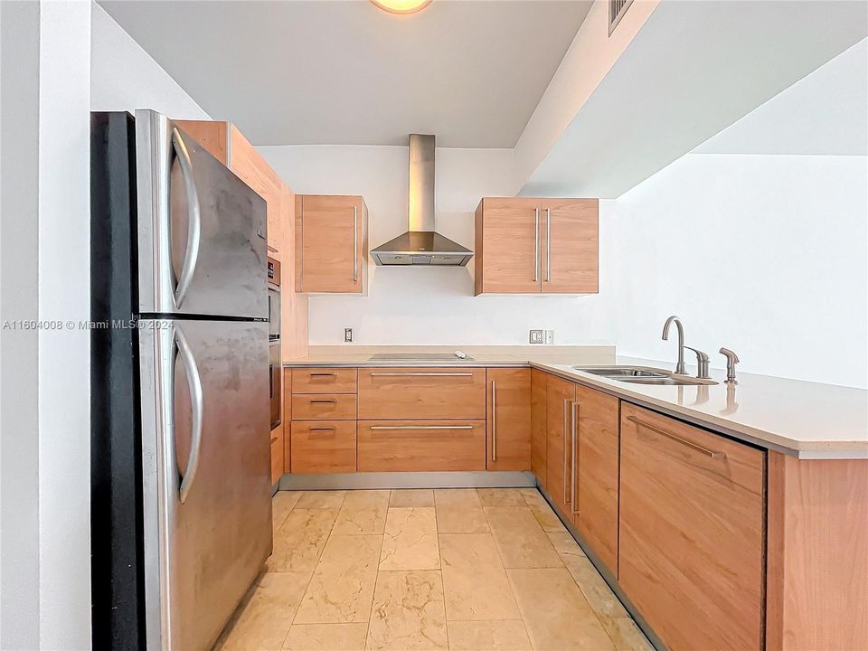For Sale: $460,000 (1 beds, 1 baths, 820 Square Feet)