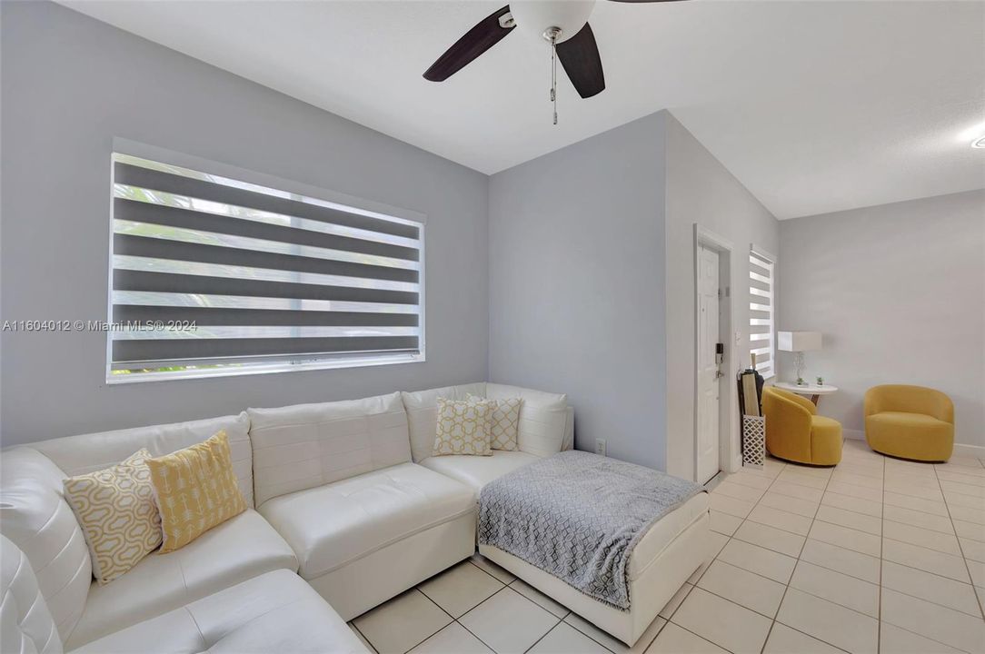 Active With Contract: $3,000 (3 beds, 2 baths, 1672 Square Feet)