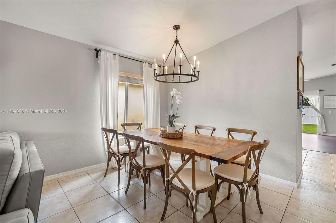 For Sale: $625,000 (3 beds, 2 baths, 1535 Square Feet)