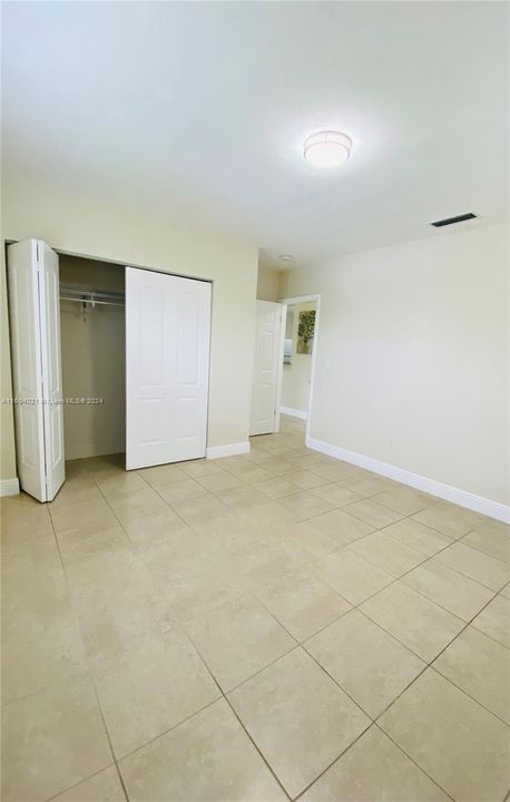 For Rent: $2,100 (2 beds, 1 baths, 866 Square Feet)