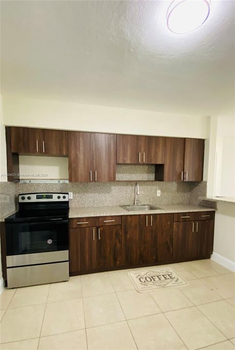 For Rent: $2,100 (2 beds, 1 baths, 866 Square Feet)