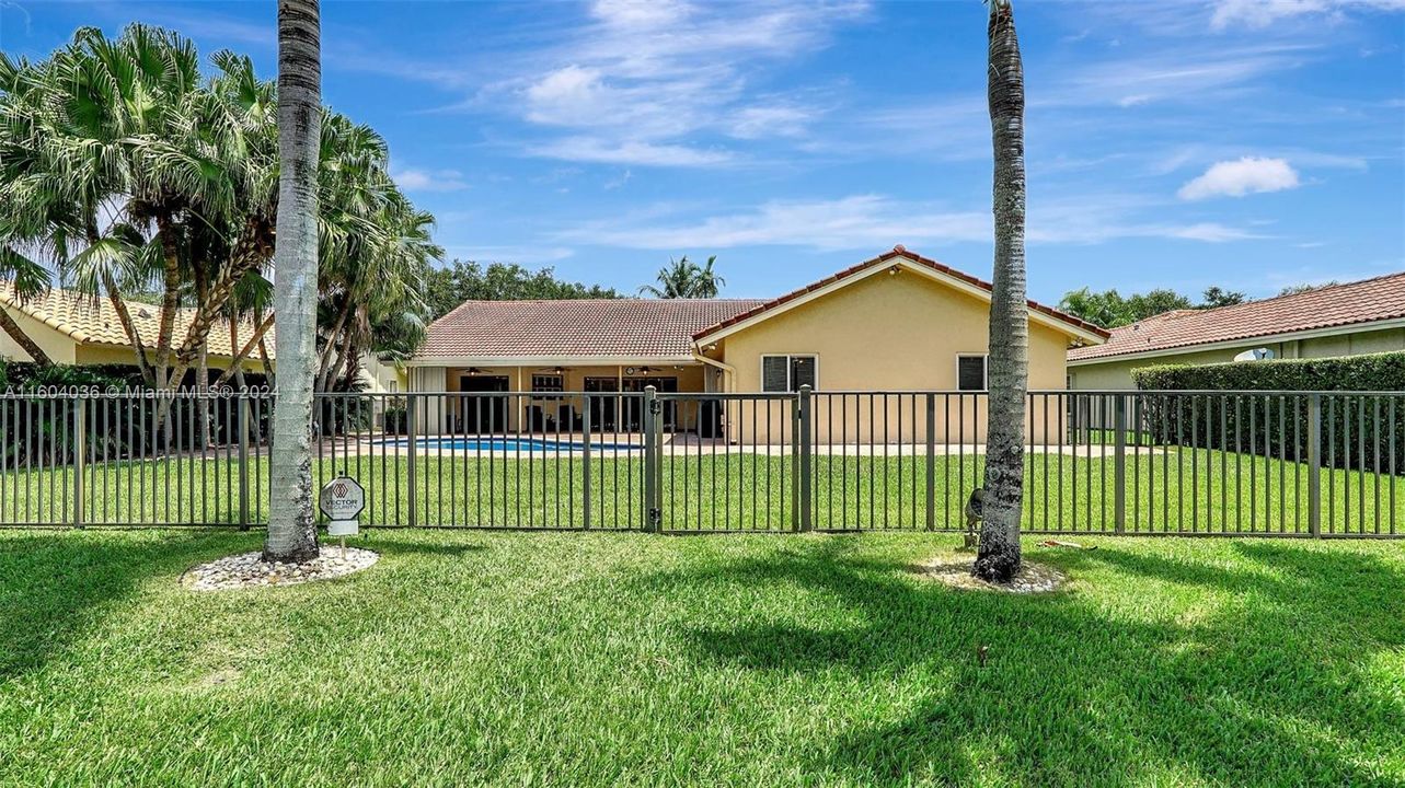 Recently Sold: $910,000 (5 beds, 2 baths, 2618 Square Feet)