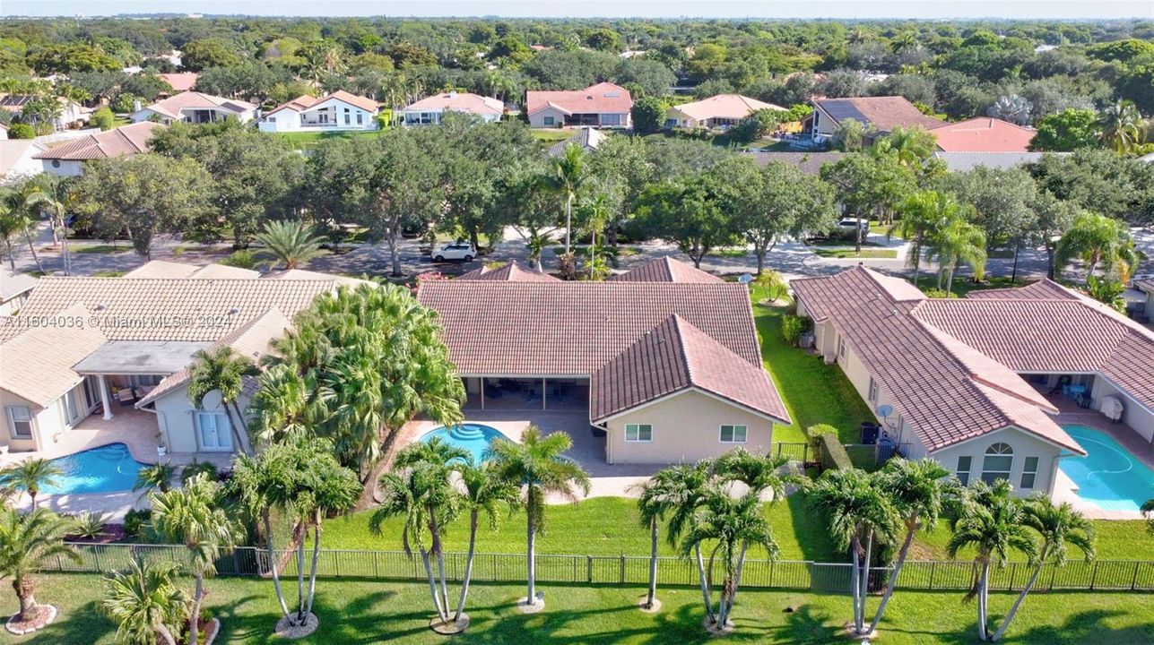 Recently Sold: $910,000 (5 beds, 2 baths, 2618 Square Feet)