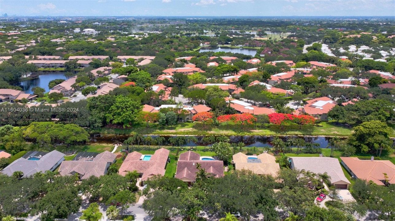 Recently Sold: $910,000 (5 beds, 2 baths, 2618 Square Feet)