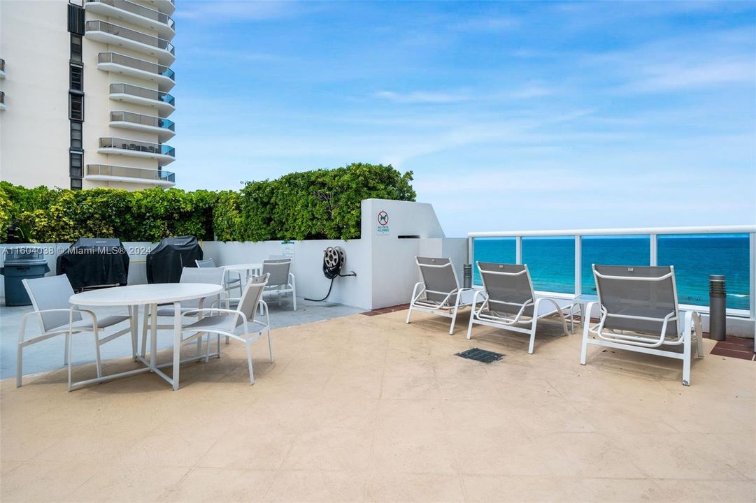 For Sale: $1,495,000 (2 beds, 2 baths, 1151 Square Feet)