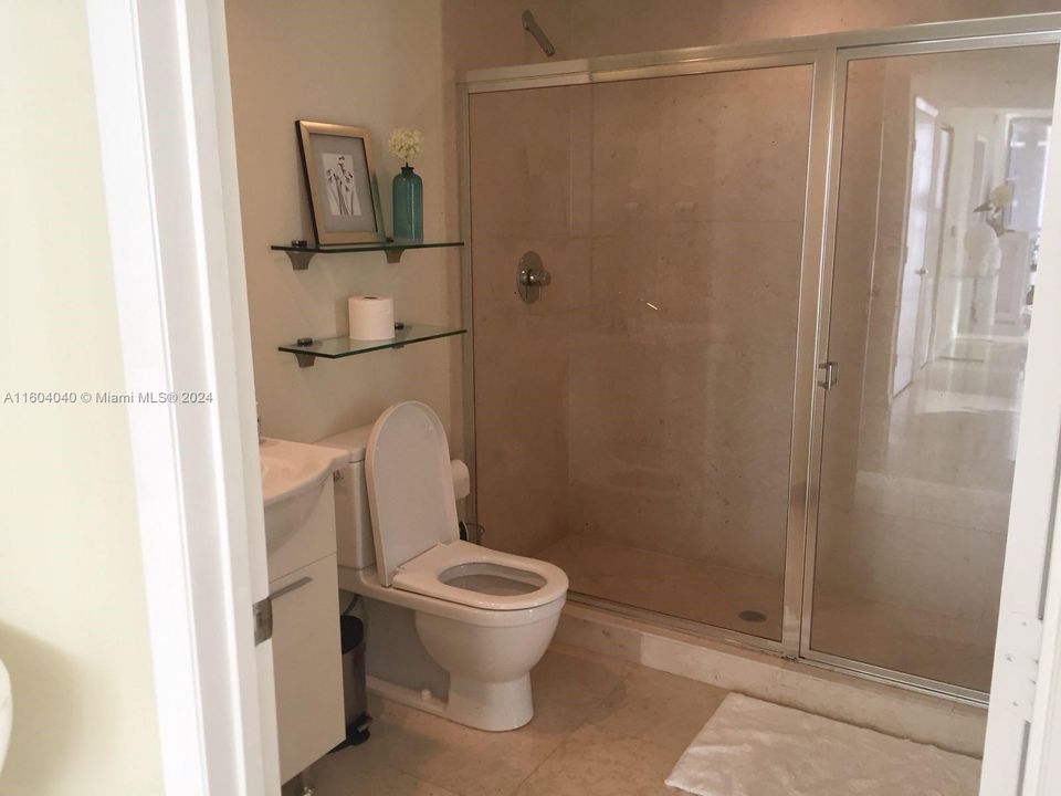 For Rent: $5,900 (2 beds, 2 baths, 1327 Square Feet)