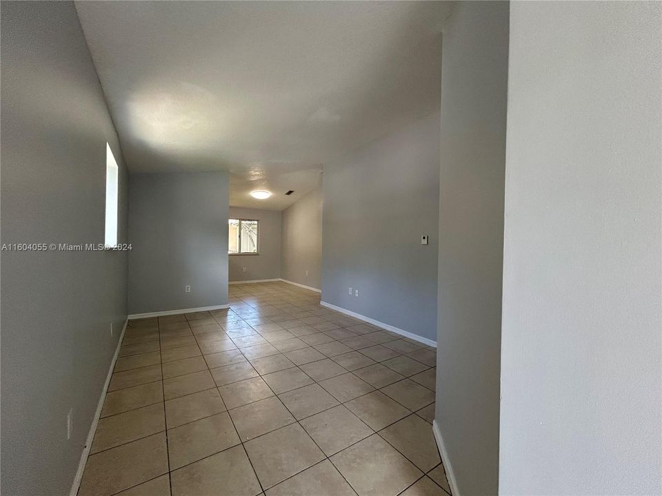 For Rent: $2,205 (3 beds, 2 baths, 1024 Square Feet)