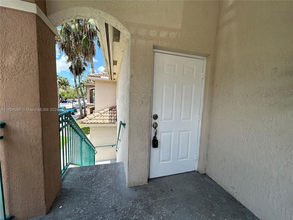 For Rent: $2,205 (3 beds, 2 baths, 1024 Square Feet)