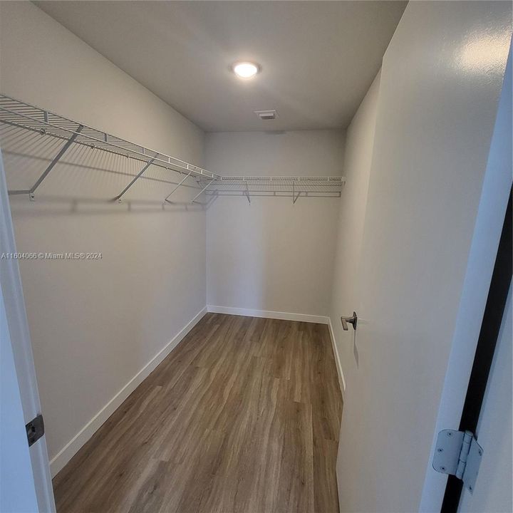 Recently Rented: $2,787 (2 beds, 2 baths, 915 Square Feet)