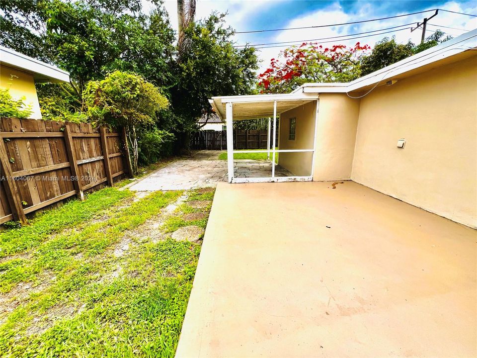 For Rent: $3,600 (4 beds, 2 baths, 2182 Square Feet)