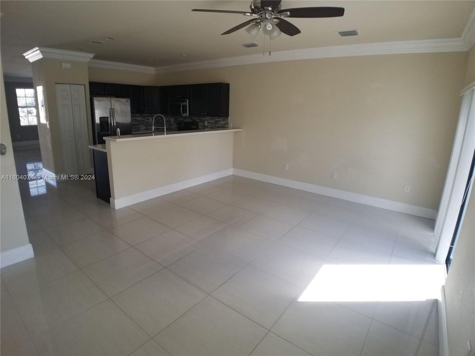 For Rent: $3,290 (3 beds, 2 baths, 1545 Square Feet)