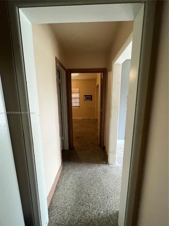 For Rent: $1,550 (2 beds, 1 baths, 2394 Square Feet)