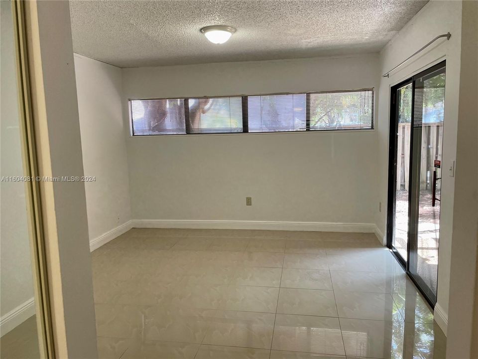 For Rent: $2,400 (2 beds, 2 baths, 1074 Square Feet)