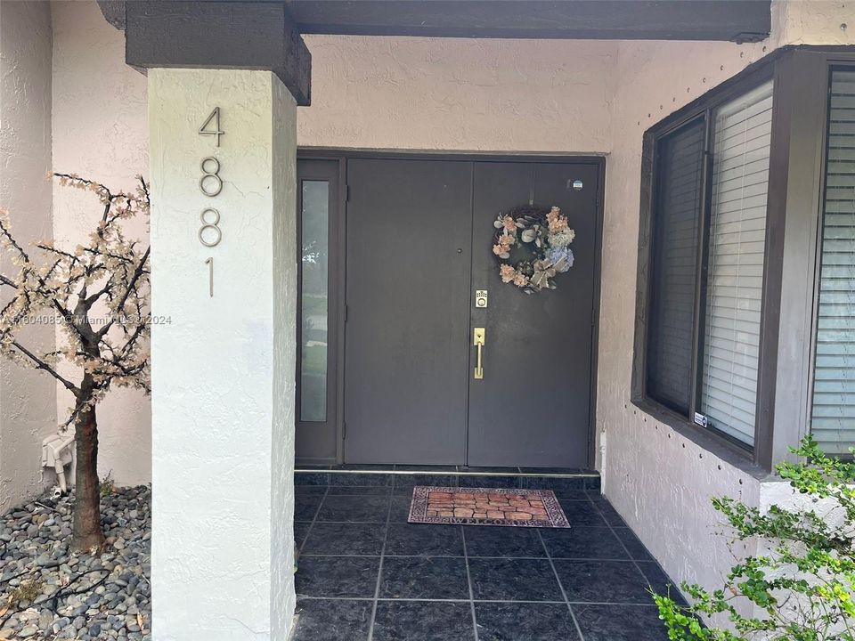 Recently Sold: $739,000 (3 beds, 2 baths, 1551 Square Feet)