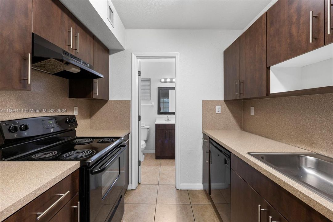 Recently Rented: $1,699 (1 beds, 1 baths, 15555 Square Feet)