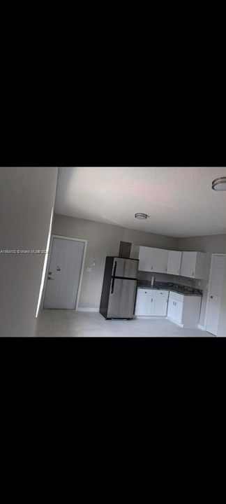 For Rent: $1,400 (0 beds, 1 baths, 576 Square Feet)