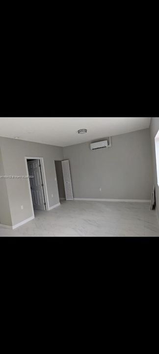 For Rent: $1,400 (0 beds, 1 baths, 576 Square Feet)