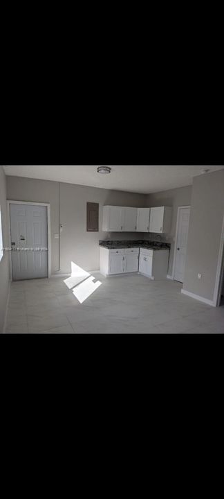 For Rent: $1,400 (0 beds, 1 baths, 576 Square Feet)