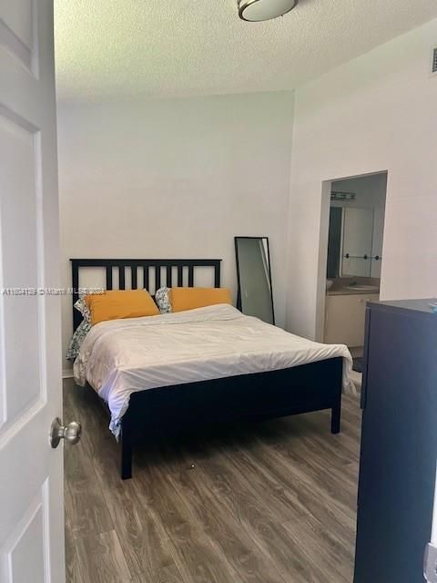 For Rent: $2,995 (3 beds, 2 baths, 1008 Square Feet)