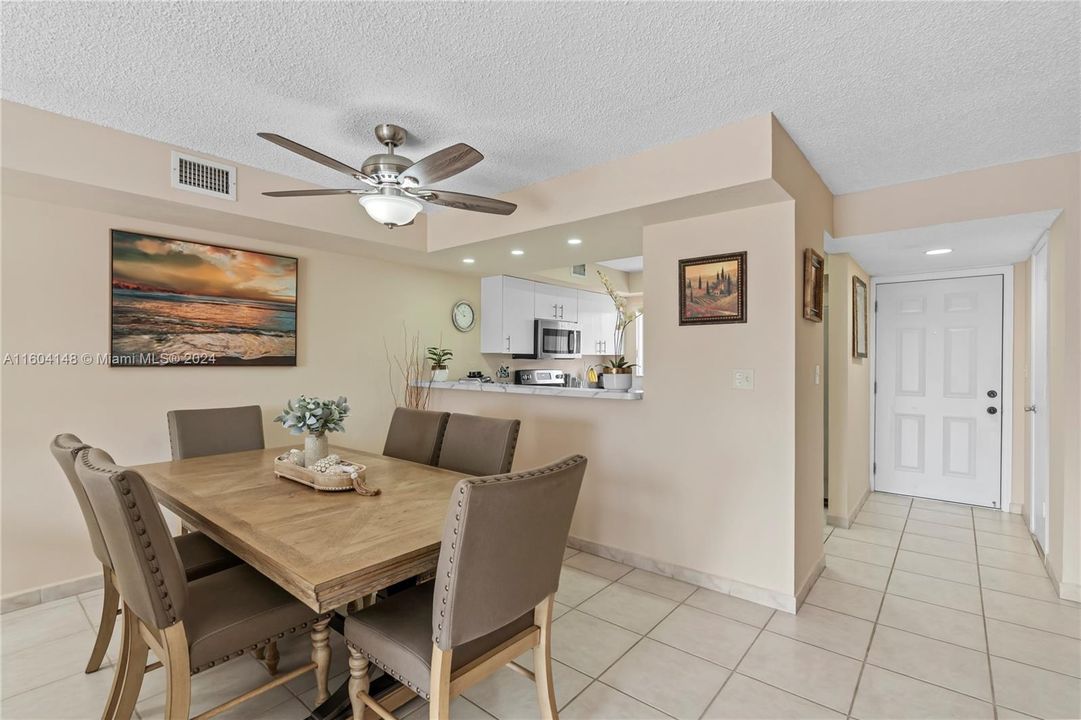 Recently Sold: $328,000 (2 beds, 2 baths, 1060 Square Feet)