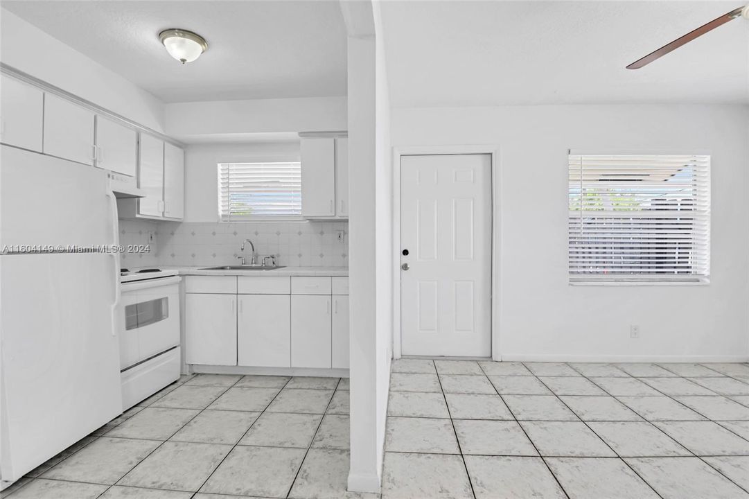 For Rent: $1,600 (1 beds, 1 baths, 600 Square Feet)