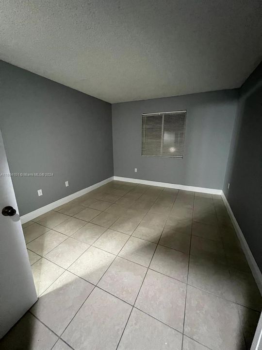 For Rent: $1,900 (1 beds, 1 baths, 640 Square Feet)