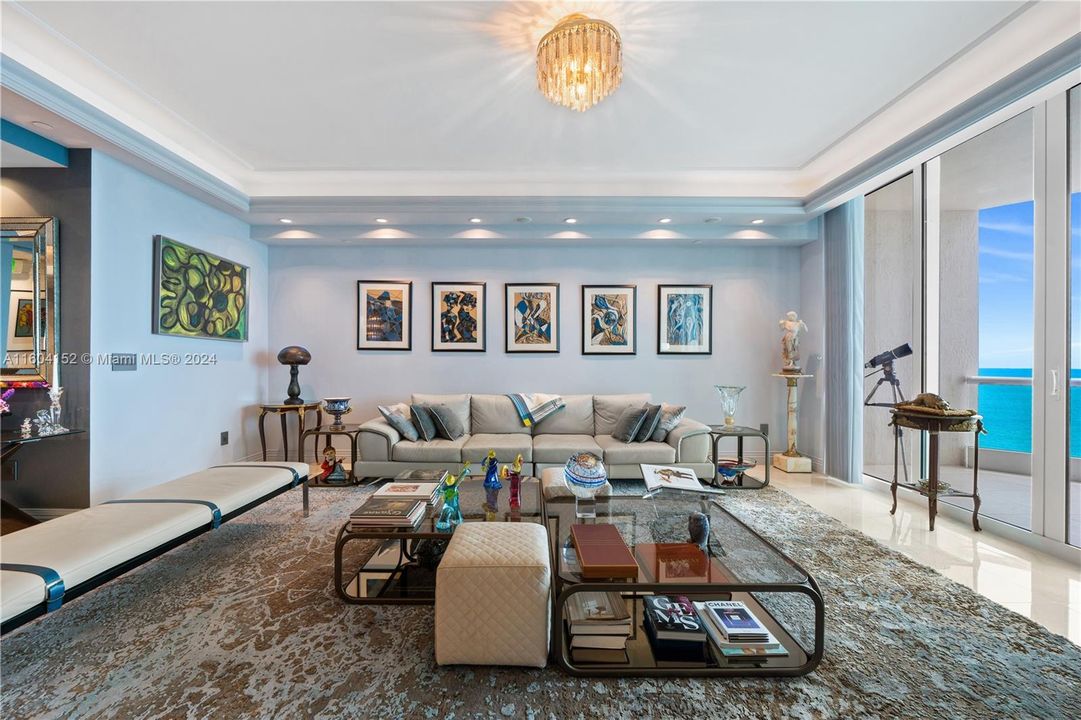 Recently Sold: $3,550,000 (3 beds, 4 baths, 2775 Square Feet)