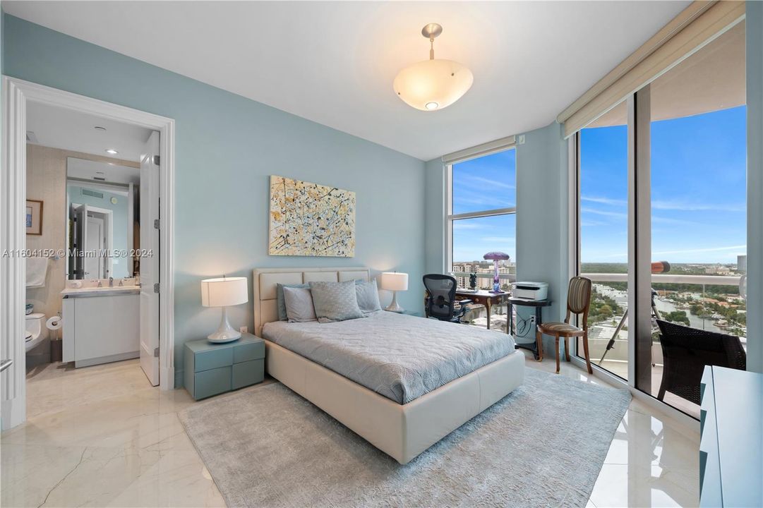 Recently Sold: $3,550,000 (3 beds, 4 baths, 2775 Square Feet)