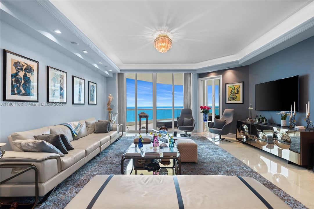 Recently Sold: $3,550,000 (3 beds, 4 baths, 2775 Square Feet)