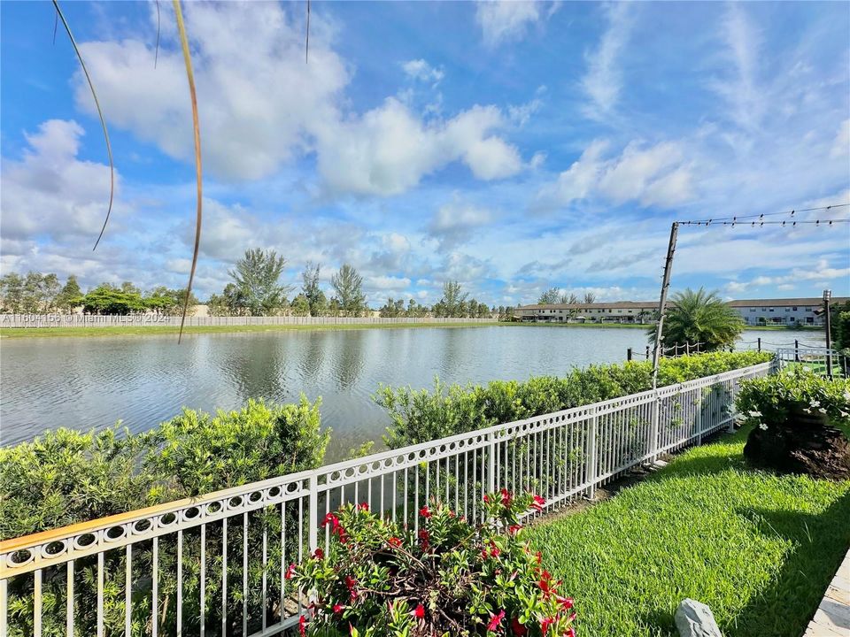 Recently Sold: $1,350,000 (5 beds, 3 baths, 3240 Square Feet)