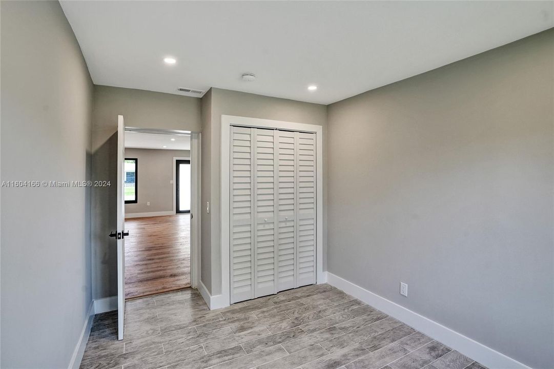 Active With Contract: $499,900 (3 beds, 2 baths, 1537 Square Feet)