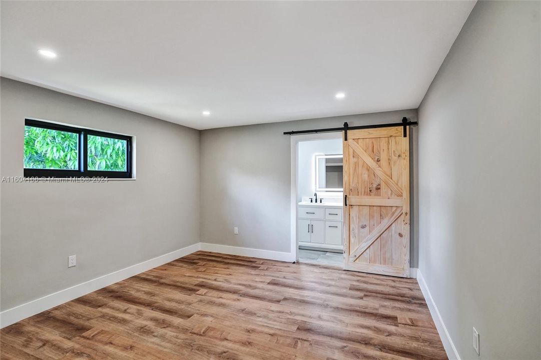 Active With Contract: $499,900 (3 beds, 2 baths, 1537 Square Feet)