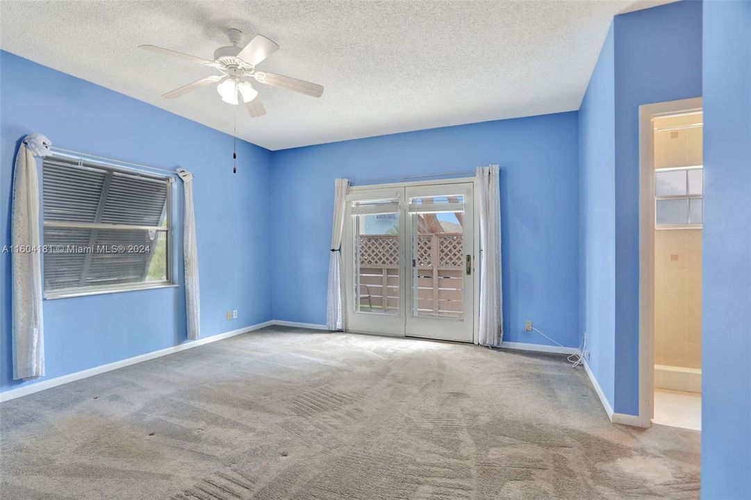 For Sale: $319,900 (2 beds, 2 baths, 1233 Square Feet)