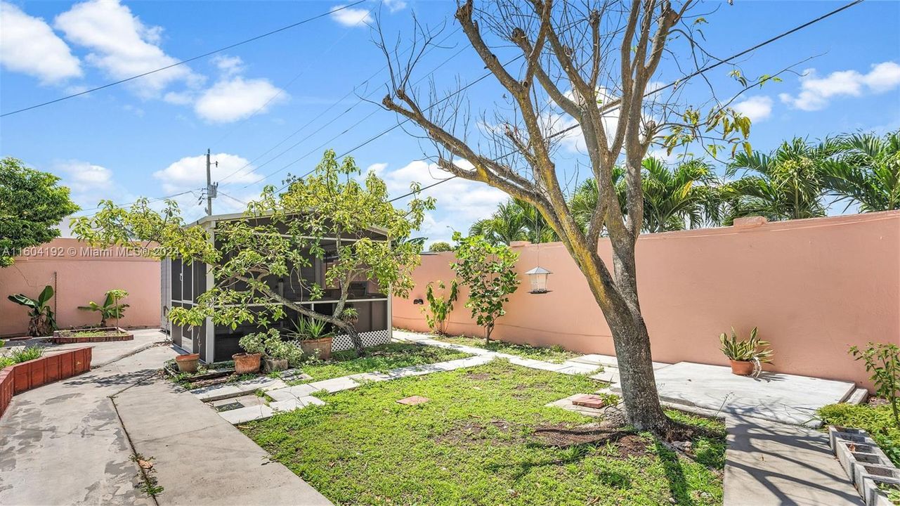 En Venta: $820,000 (4 camas, 3 baños, 1973 Pies cuadrados)