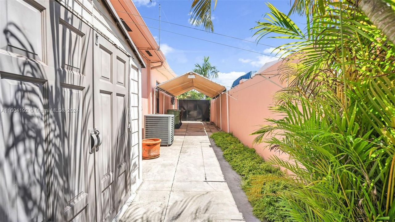 En Venta: $820,000 (4 camas, 3 baños, 1973 Pies cuadrados)