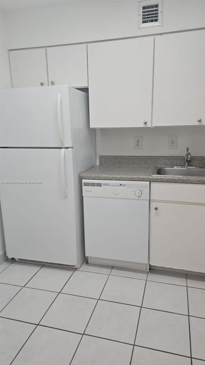 Recently Rented: $1,900 (1 beds, 1 baths, 810 Square Feet)