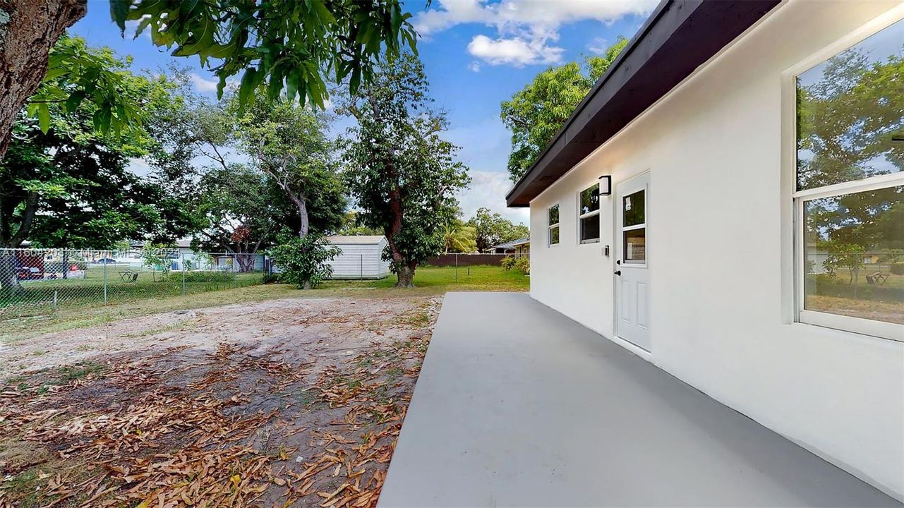 For Sale: $715,000 (3 beds, 2 baths, 1220 Square Feet)