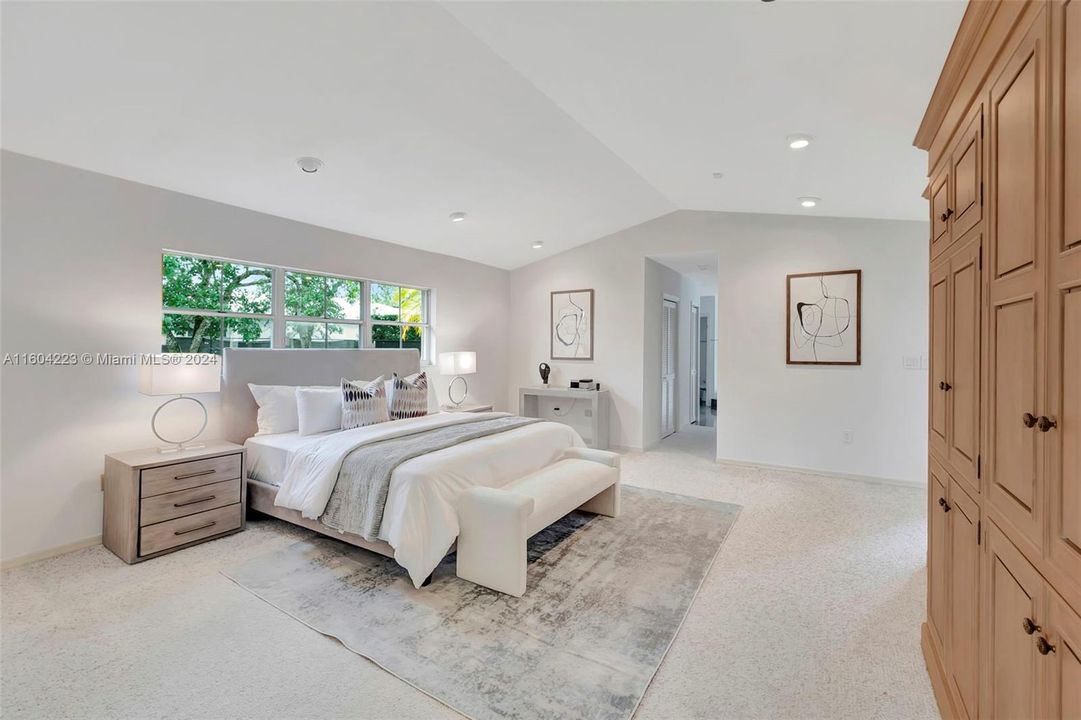 Recently Sold: $2,380,000 (5 beds, 4 baths, 3685 Square Feet)