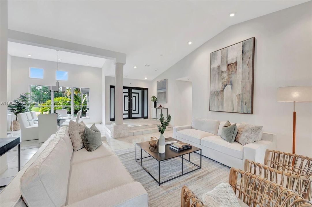 For Sale: $2,849,000 (5 beds, 4 baths, 3685 Square Feet)