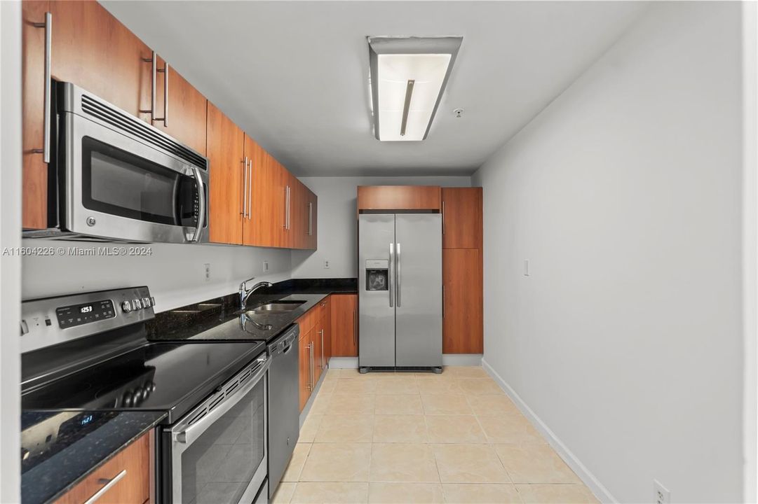 For Sale: $497,900 (2 beds, 2 baths, 1288 Square Feet)