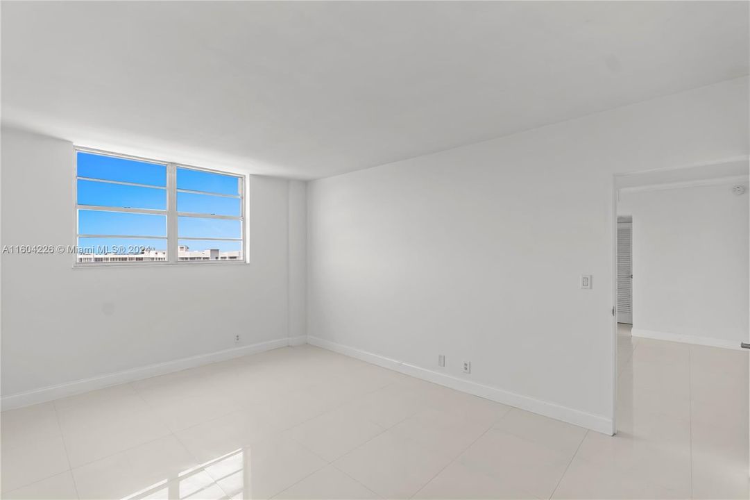 For Sale: $497,900 (2 beds, 2 baths, 1288 Square Feet)