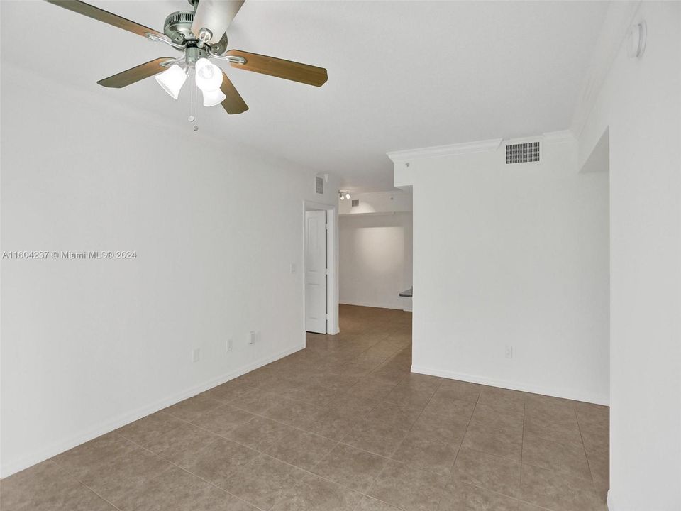 For Sale: $480,000 (2 beds, 2 baths, 1138 Square Feet)