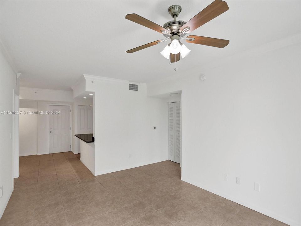 For Sale: $480,000 (2 beds, 2 baths, 1138 Square Feet)