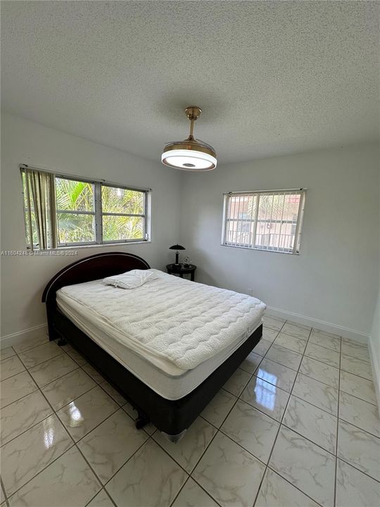 For Rent: $1,600 (2 beds, 2 baths, 925 Square Feet)